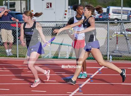 Thumbnail 3 in Rosehill Eagle Relays (4x400M) photogallery.