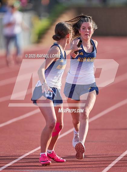 Thumbnail 2 in Rosehill Eagle Relays (4x400M) photogallery.