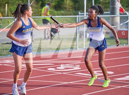 Thumbnail 1 in Rosehill Eagle Relays (4x400M) photogallery.