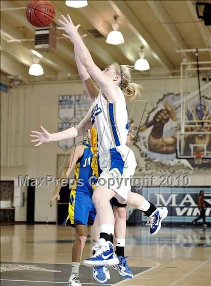 Thumbnail 1 in JW North vs. Santa Margarita (Larry Doyle Tournament) photogallery.