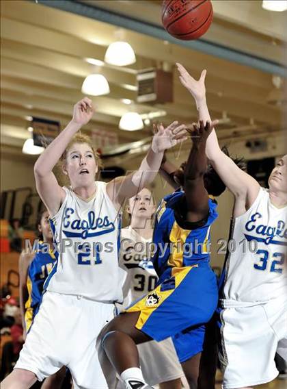Thumbnail 1 in JW North vs. Santa Margarita (Larry Doyle Tournament) photogallery.