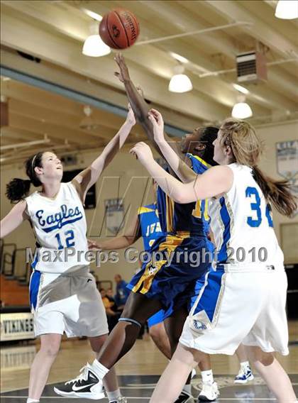 Thumbnail 2 in JW North vs. Santa Margarita (Larry Doyle Tournament) photogallery.