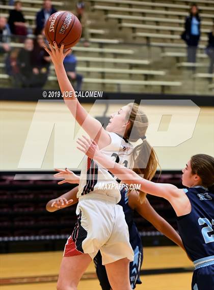 Thumbnail 3 in Churchill vs Johnson photogallery.