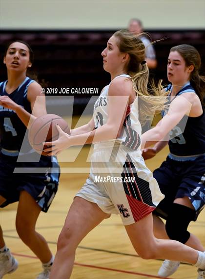 Thumbnail 3 in Churchill vs Johnson photogallery.