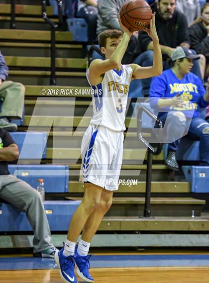 Thumbnail 3 in Mount Pleasant vs. Community School of Davidson (Laurie Ann Crusie Classic Championship) photogallery.