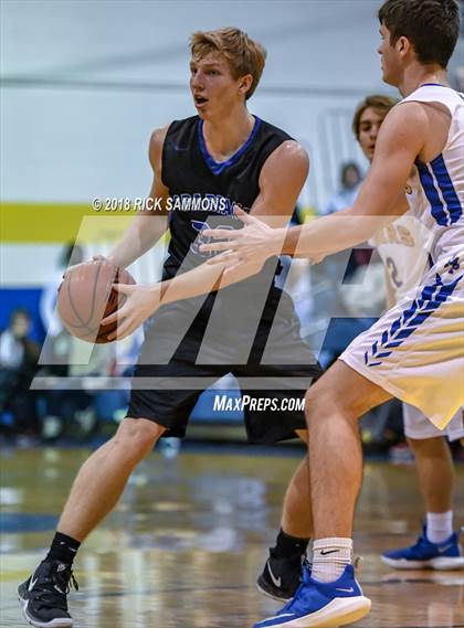 Thumbnail 3 in Mount Pleasant vs. Community School of Davidson (Laurie Ann Crusie Classic Championship) photogallery.