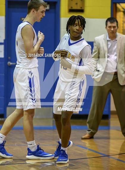 Thumbnail 3 in Mount Pleasant vs. Community School of Davidson (Laurie Ann Crusie Classic Championship) photogallery.
