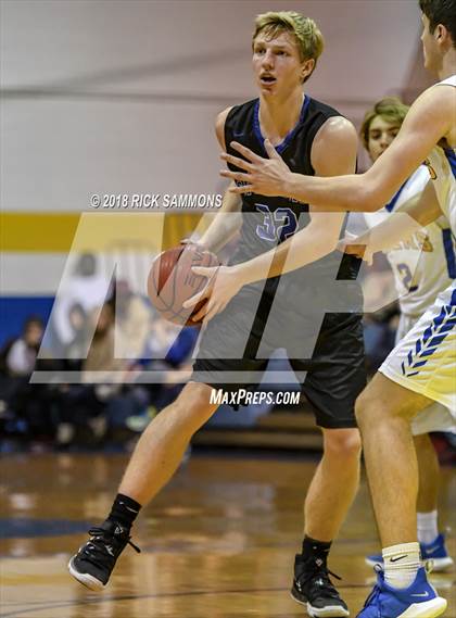 Thumbnail 2 in Mount Pleasant vs. Community School of Davidson (Laurie Ann Crusie Classic Championship) photogallery.