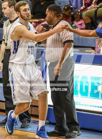 Thumbnail 2 in Mount Pleasant vs. Community School of Davidson (Laurie Ann Crusie Classic Championship) photogallery.