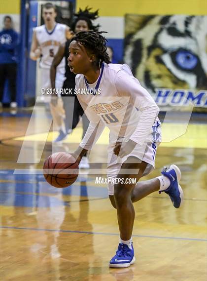 Thumbnail 2 in Mount Pleasant vs. Community School of Davidson (Laurie Ann Crusie Classic Championship) photogallery.