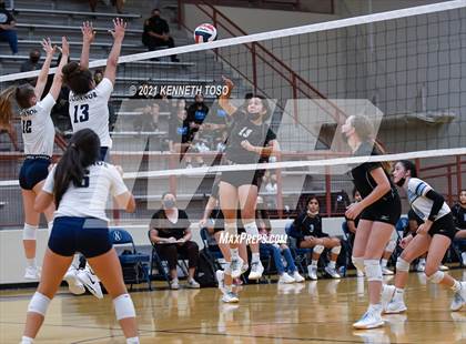 Thumbnail 3 in Harlan vs O'Connor photogallery.
