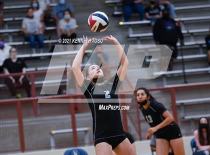 Thumbnail 2 in Harlan vs O'Connor photogallery.