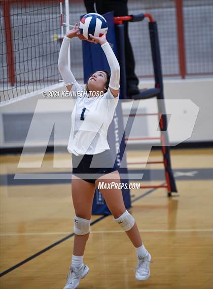 Thumbnail 2 in Harlan vs O'Connor photogallery.