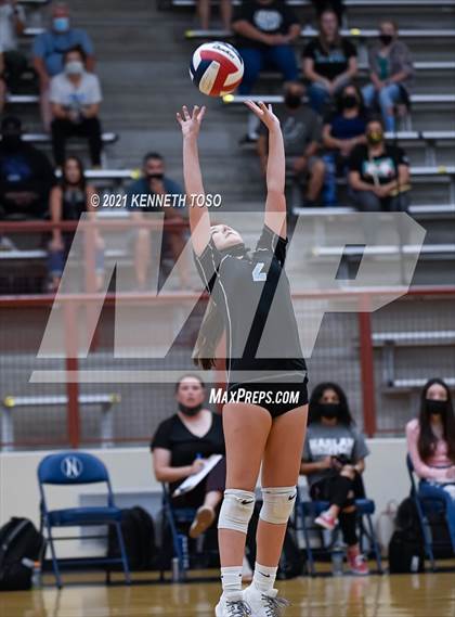 Thumbnail 1 in Harlan vs O'Connor photogallery.
