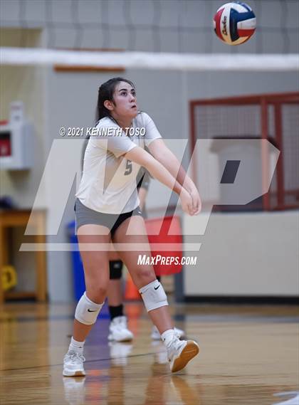 Thumbnail 1 in Harlan vs O'Connor photogallery.