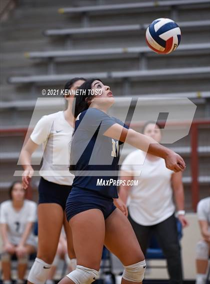 Thumbnail 2 in Harlan vs O'Connor photogallery.