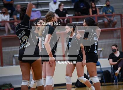 Thumbnail 2 in Harlan vs O'Connor photogallery.