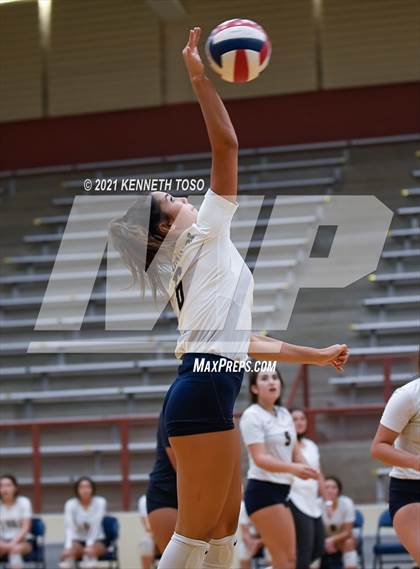 Thumbnail 2 in Harlan vs O'Connor photogallery.