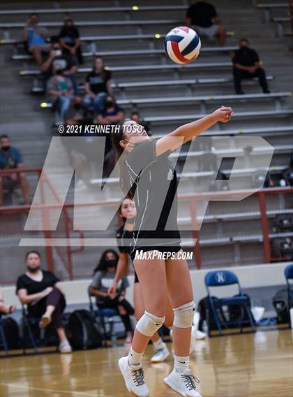 Thumbnail 1 in Harlan vs O'Connor photogallery.