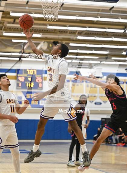 Thumbnail 1 in Monroe @ East (NYSPHSAA Section V Class A SemiFinals) photogallery.