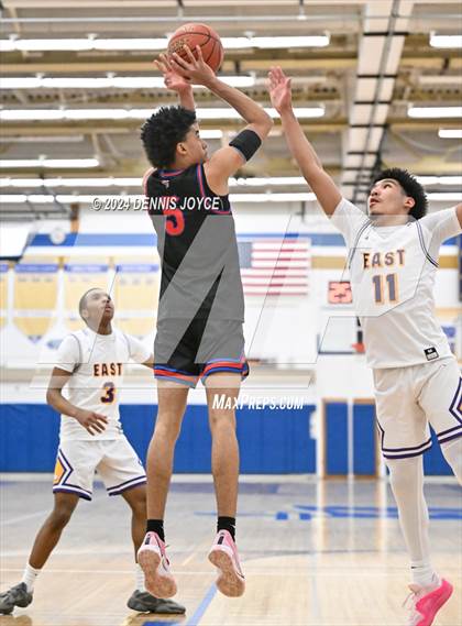 Thumbnail 1 in Monroe @ East (NYSPHSAA Section V Class A SemiFinals) photogallery.