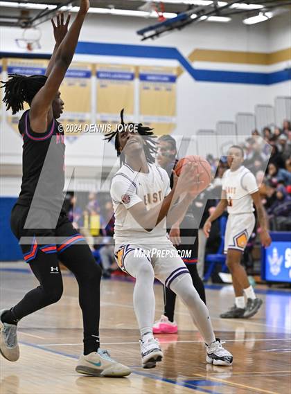 Thumbnail 2 in Monroe @ East (NYSPHSAA Section V Class A SemiFinals) photogallery.
