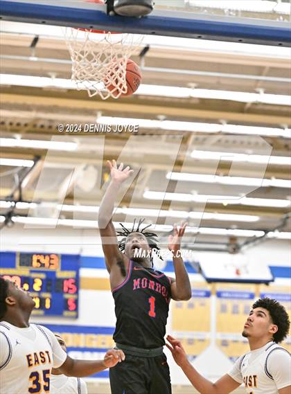 Thumbnail 1 in Monroe @ East (NYSPHSAA Section V Class A SemiFinals) photogallery.