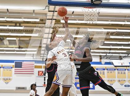 Thumbnail 2 in Monroe @ East (NYSPHSAA Section V Class A SemiFinals) photogallery.