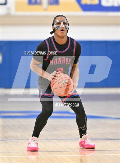 Thumbnail 1 in Monroe @ East (NYSPHSAA Section V Class A SemiFinals) photogallery.