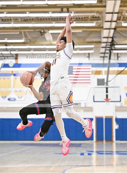 Thumbnail 1 in Monroe @ East (NYSPHSAA Section V Class A SemiFinals) photogallery.