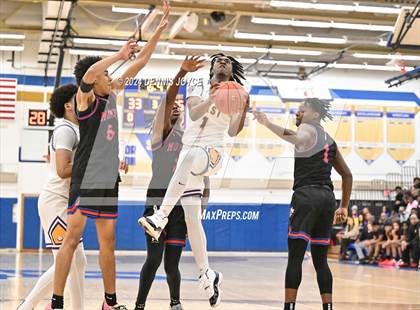 Thumbnail 3 in Monroe @ East (NYSPHSAA Section V Class A SemiFinals) photogallery.