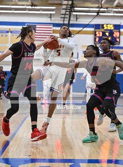 Thumbnail 2 in Monroe @ East (NYSPHSAA Section V Class A SemiFinals) photogallery.