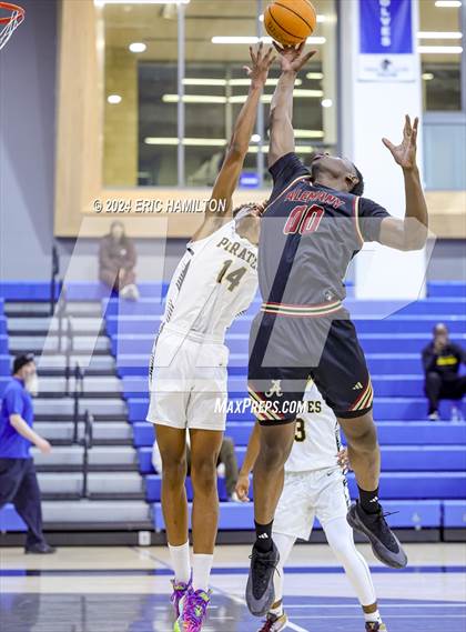 Thumbnail 1 in Bishop Alemany v San Pedro (4th Annual Wiseburn-DaVinci Holiday Classic Tournament) photogallery.