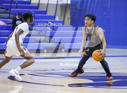 Thumbnail 1 in Bishop Alemany v San Pedro (4th Annual Wiseburn-DaVinci Holiday Classic Tournament) photogallery.