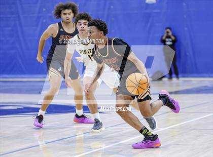 Thumbnail 3 in Bishop Alemany v San Pedro (4th Annual Wiseburn-DaVinci Holiday Classic Tournament) photogallery.