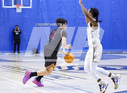 Thumbnail 2 in Bishop Alemany v San Pedro (4th Annual Wiseburn-DaVinci Holiday Classic Tournament) photogallery.