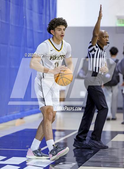 Thumbnail 1 in Bishop Alemany v San Pedro (4th Annual Wiseburn-DaVinci Holiday Classic Tournament) photogallery.