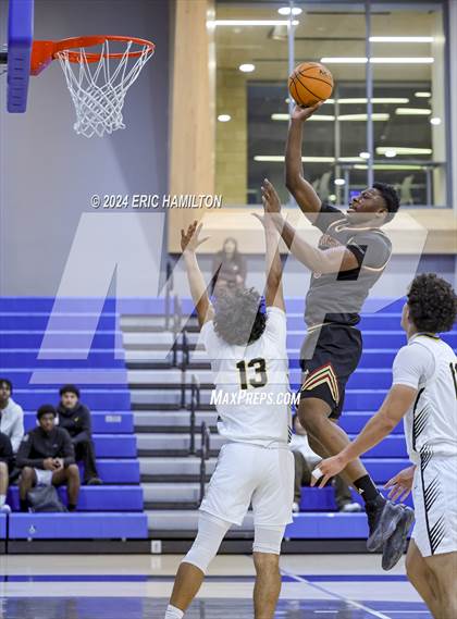Thumbnail 3 in Bishop Alemany v San Pedro (4th Annual Wiseburn-DaVinci Holiday Classic Tournament) photogallery.
