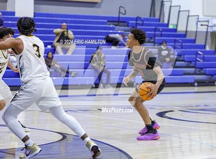 Thumbnail 3 in Bishop Alemany v San Pedro (4th Annual Wiseburn-DaVinci Holiday Classic Tournament) photogallery.