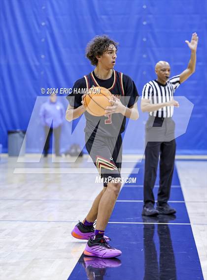 Thumbnail 1 in Bishop Alemany v San Pedro (4th Annual Wiseburn-DaVinci Holiday Classic Tournament) photogallery.
