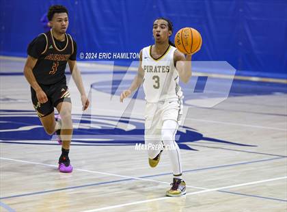Thumbnail 3 in Bishop Alemany v San Pedro (4th Annual Wiseburn-DaVinci Holiday Classic Tournament) photogallery.