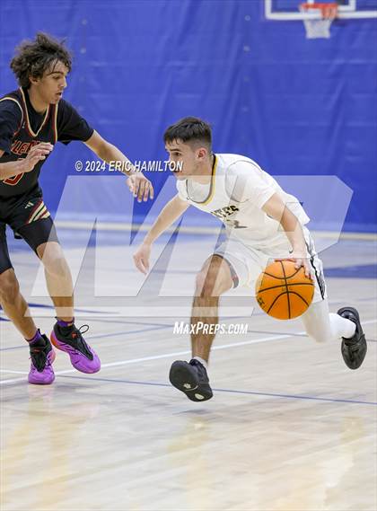 Thumbnail 3 in Bishop Alemany v San Pedro (4th Annual Wiseburn-DaVinci Holiday Classic Tournament) photogallery.