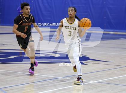 Thumbnail 1 in Bishop Alemany v San Pedro (4th Annual Wiseburn-DaVinci Holiday Classic Tournament) photogallery.