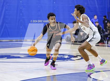 Thumbnail 2 in Bishop Alemany v San Pedro (4th Annual Wiseburn-DaVinci Holiday Classic Tournament) photogallery.