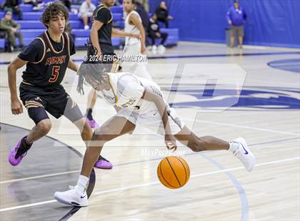 Thumbnail 2 in Bishop Alemany v San Pedro (4th Annual Wiseburn-DaVinci Holiday Classic Tournament) photogallery.