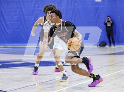 Thumbnail 2 in Bishop Alemany v San Pedro (4th Annual Wiseburn-DaVinci Holiday Classic Tournament) photogallery.
