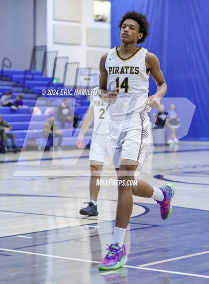 Thumbnail 1 in Bishop Alemany v San Pedro (4th Annual Wiseburn-DaVinci Holiday Classic Tournament) photogallery.