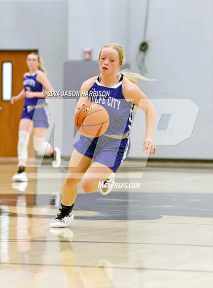 Thumbnail 2 in Muenster vs. Wolfe City photogallery.