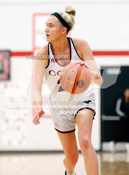 Thumbnail 2 in Parkway Central vs Pattonville (MSHSAA Class 5 District Final) photogallery.