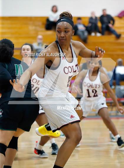 Thumbnail 3 in Parkway Central vs Pattonville (MSHSAA Class 5 District Final) photogallery.